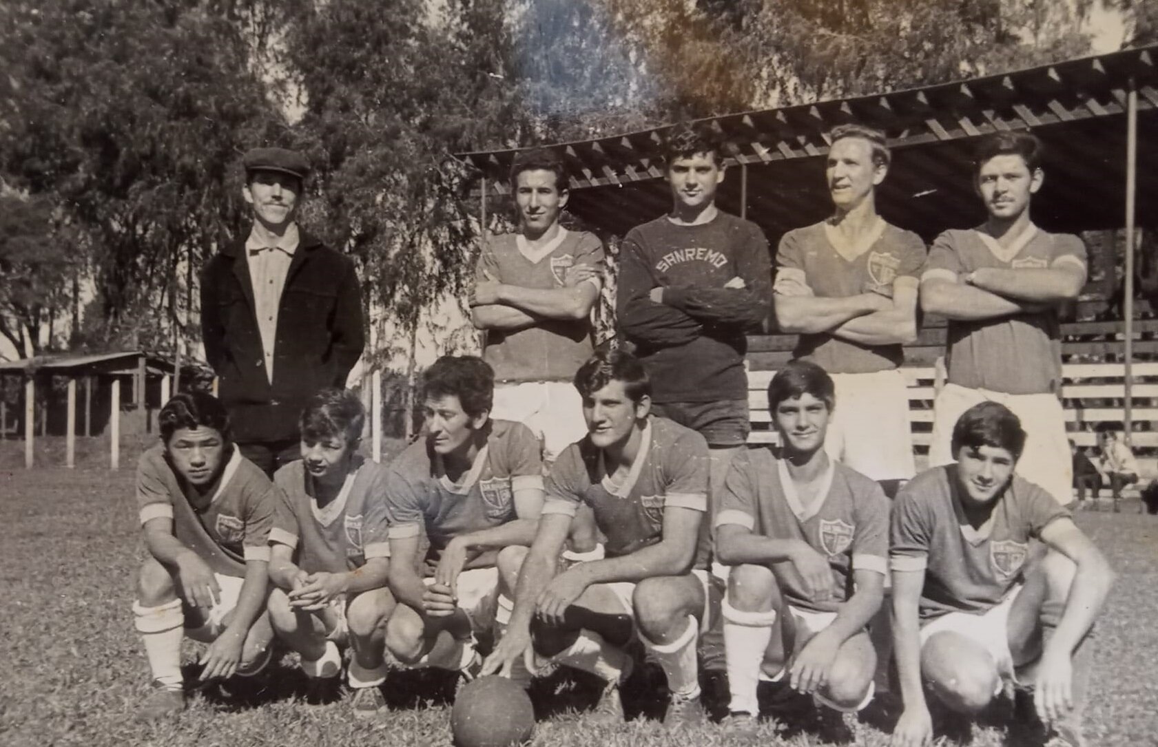 Time de alunos e professores do Colégio La Salle, em Toledo - Década de 1960